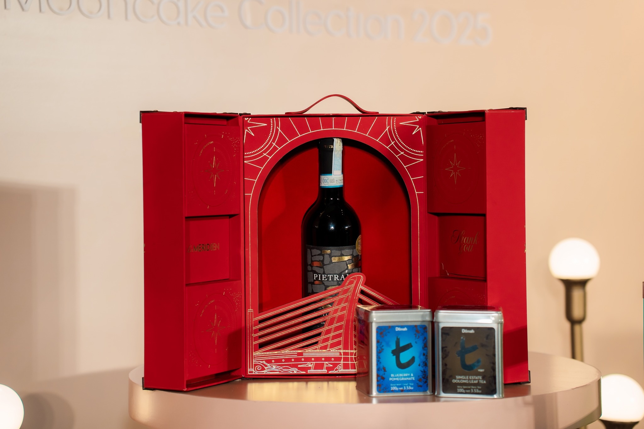 Ai mua banh trung thu tien trieu cua khach san 5 sao? hinh anh