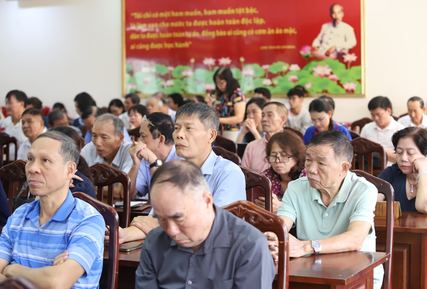 Phan Van Mai,  gap go,  ba con anh 1