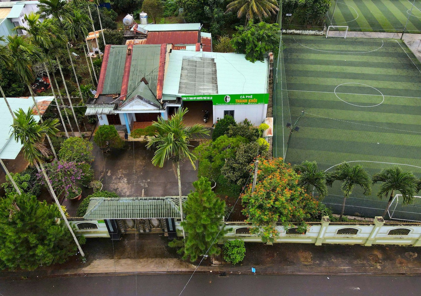 Tan thay co ngoi cua dai gia 'ca phe gia' vua bi tam giu hinh su hinh anh