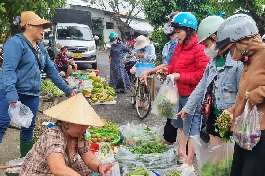 'May hom nay mua rau dat hon ca thit' hinh anh