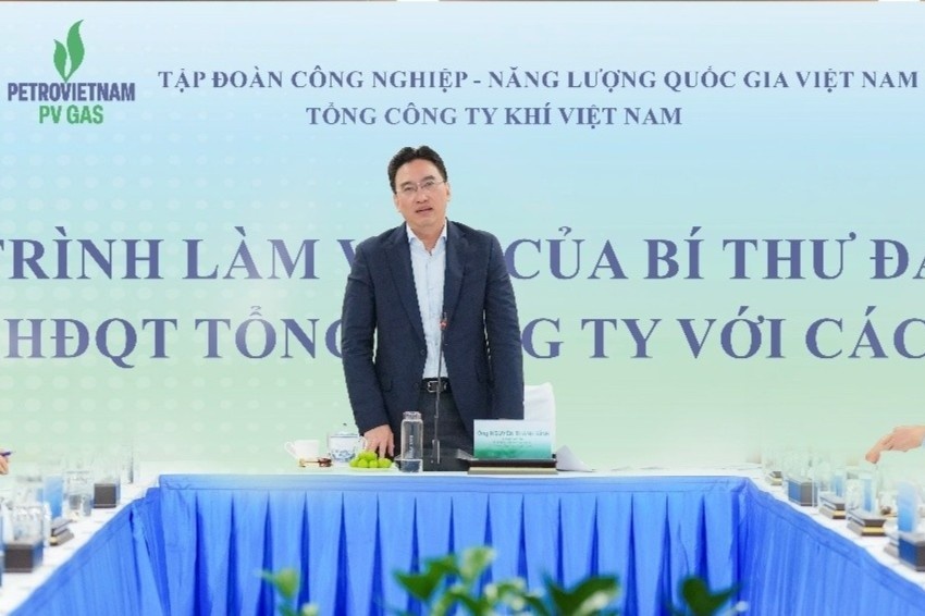 Chu tich PV GAS lam viec voi cac don vi, xac dinh dong luc tang toc hinh anh
