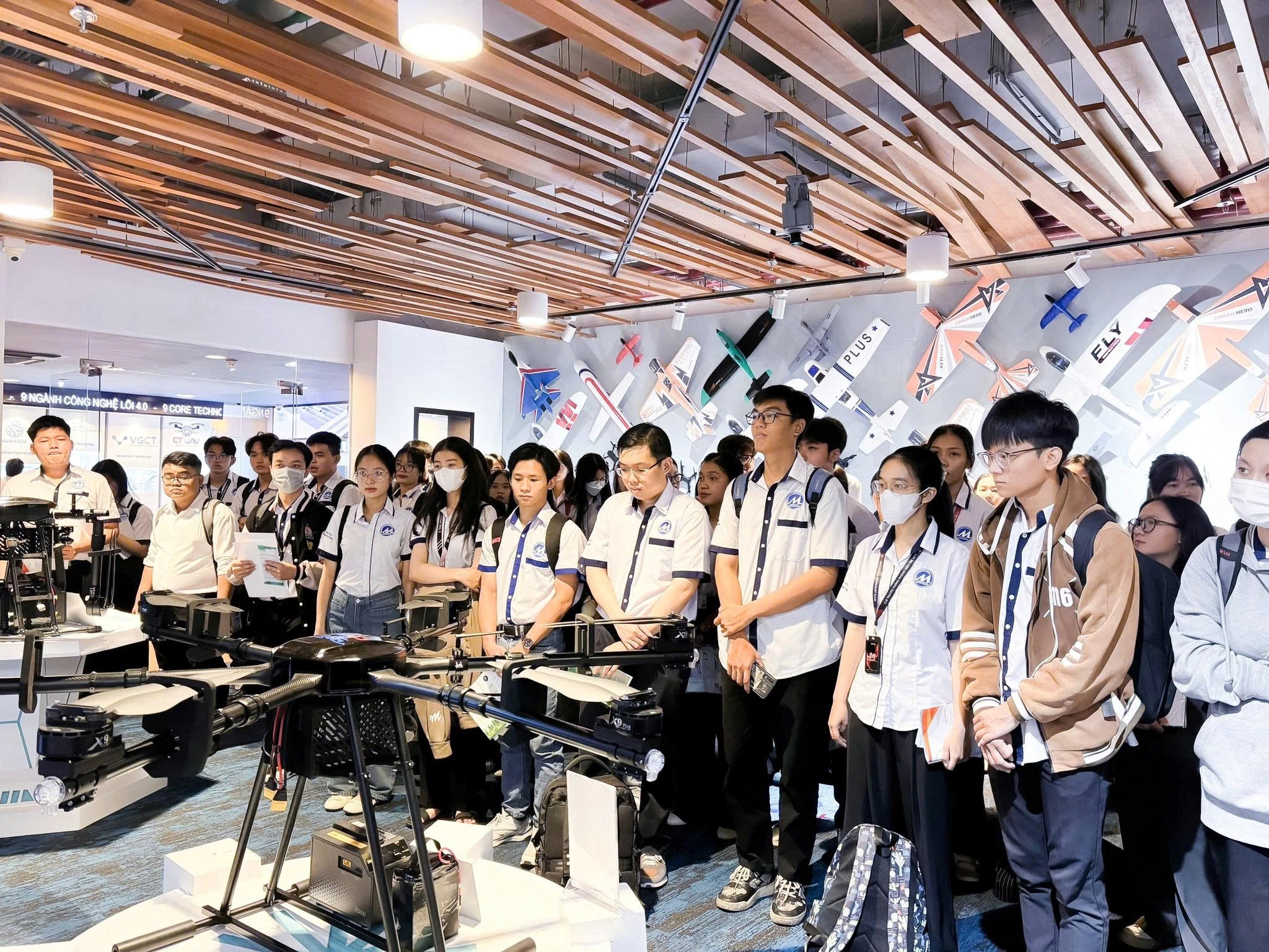 doi moi sang tao anh 1