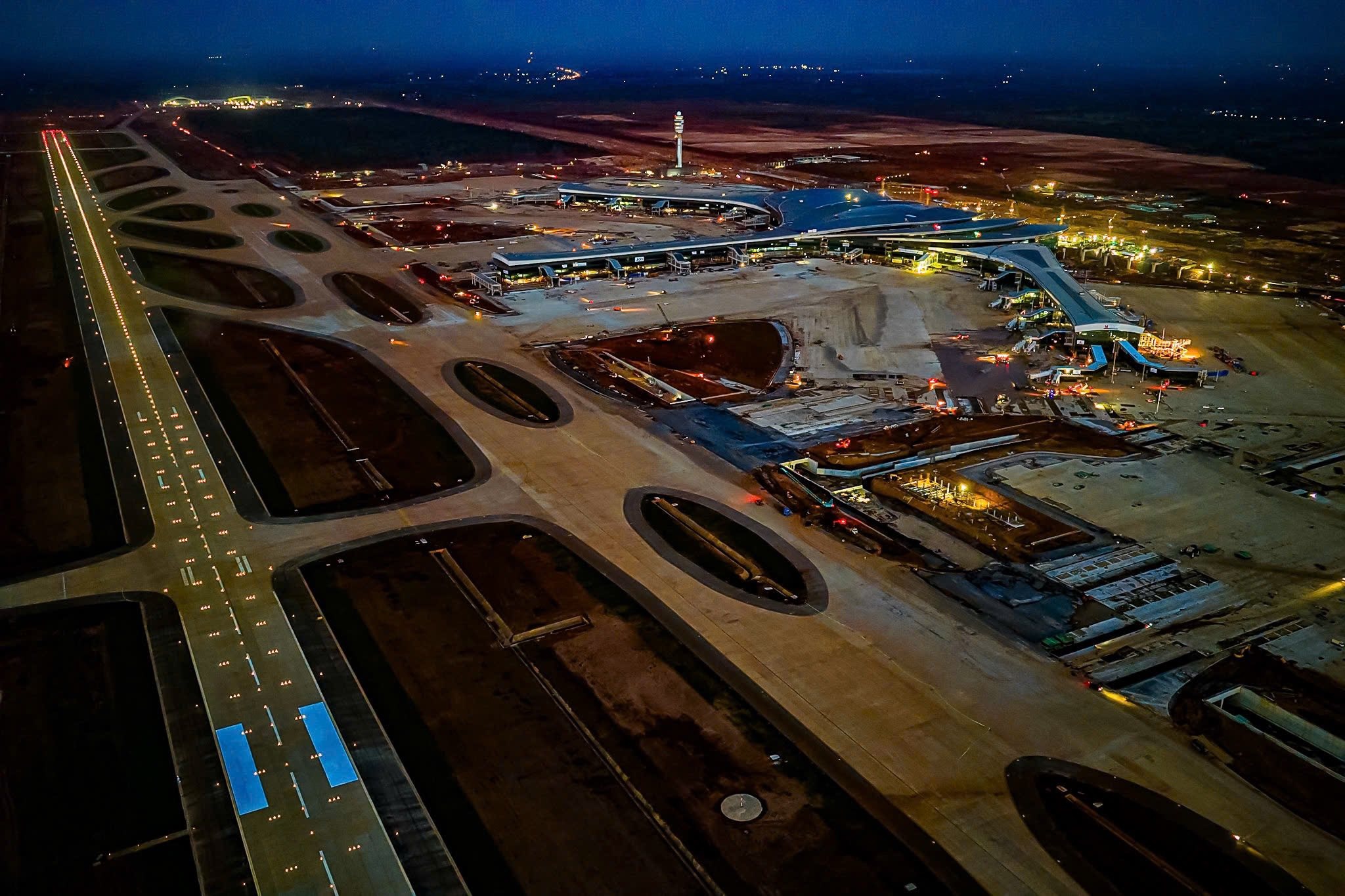 Cong truong san bay Long Thanh huy dong them 1.000 nguoi hinh anh