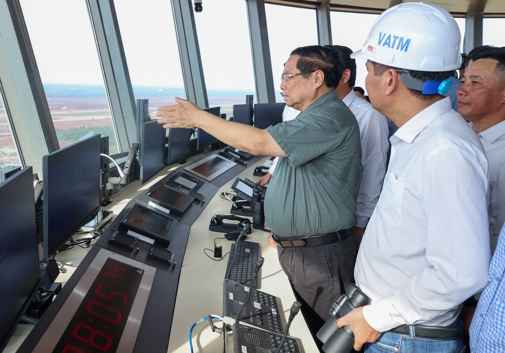 Thu tuong kiem tra san bay Long Thanh truoc chuyen bay ngay mai hinh anh