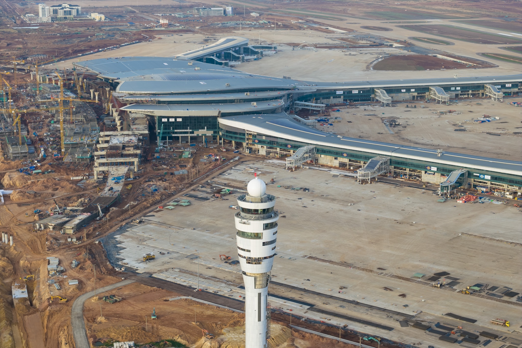 Dieu dac biet cua to bay va may bay 'xong dat' Long Thanh chieu nay hinh anh