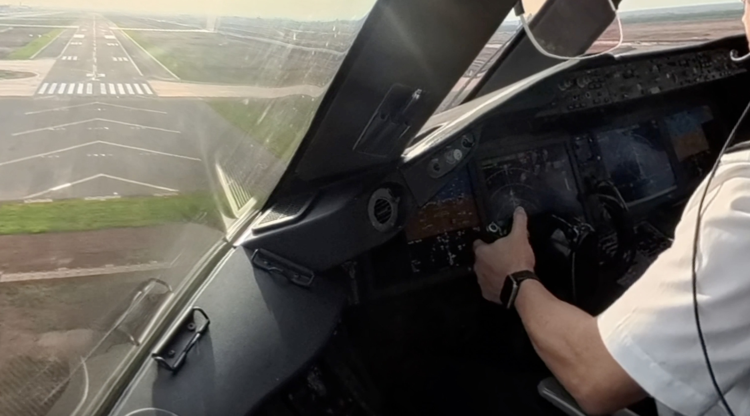 Hinh anh tu buong lai chuyen bay lich su tai san bay Long Thanh hinh anh