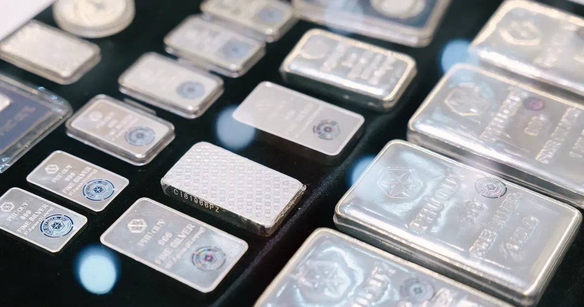 Gia bac tang hon 160% trong 1 nam: Kenh tru an an toan? hinh anh