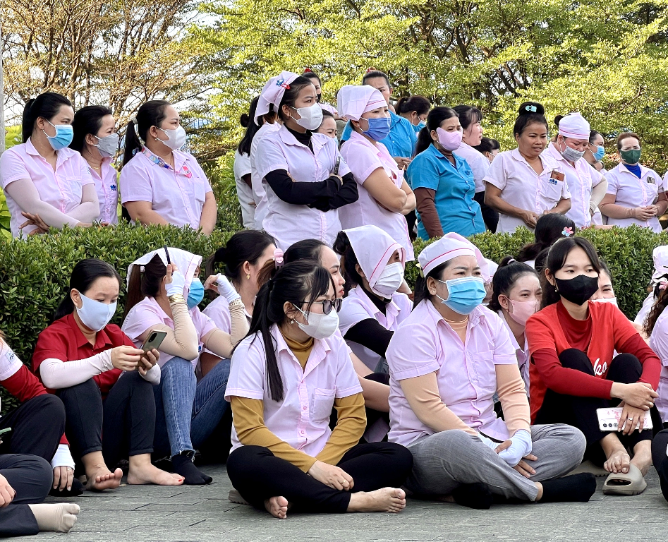 mat viec truoc Tet anh 1