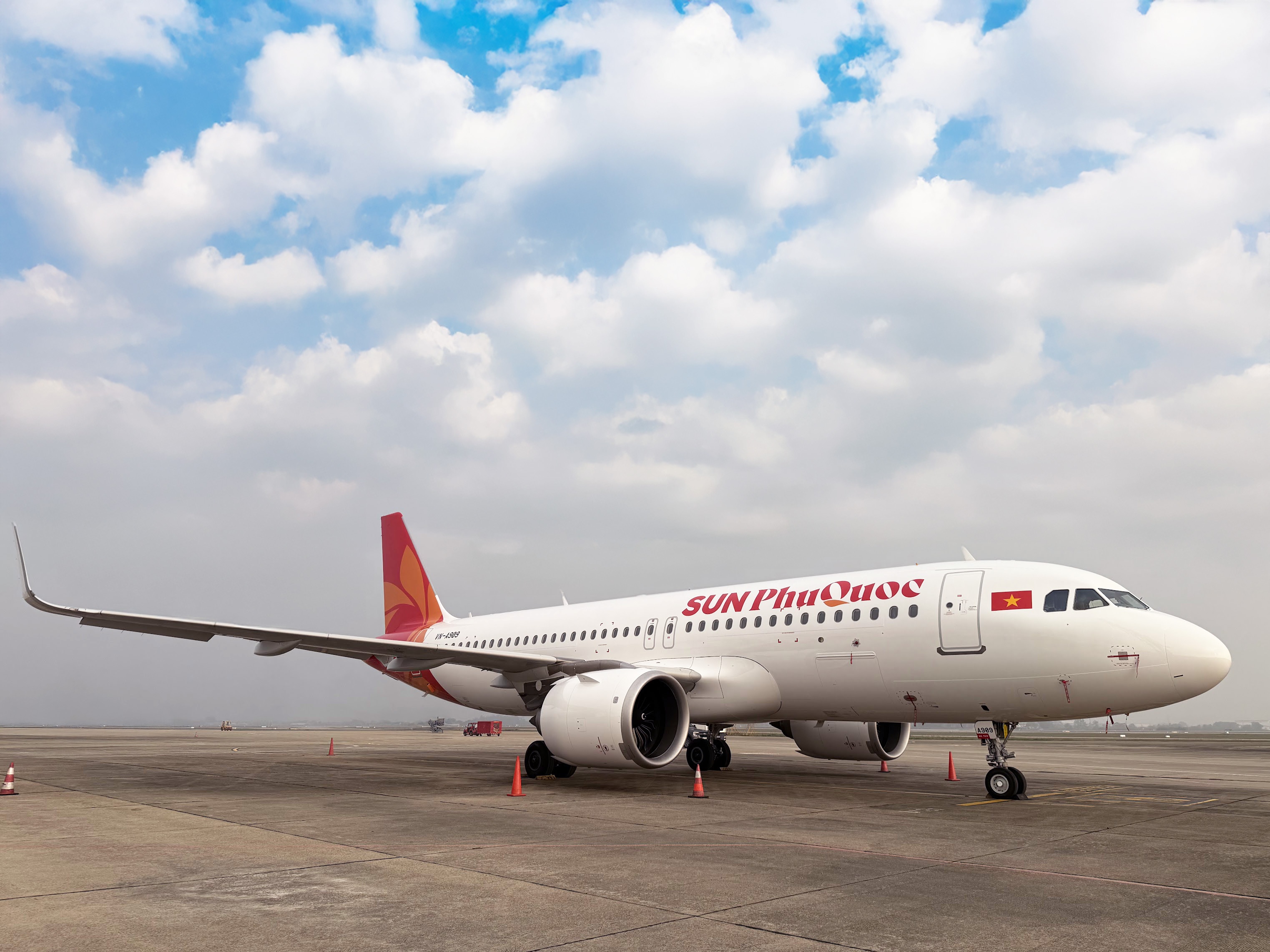 Sun PhuQuoc Airways so huu 10 tau bay sau 3 thang cat canh hinh anh