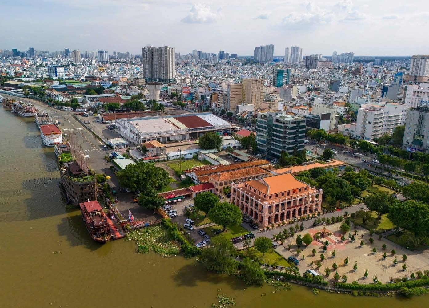 TP.HCM bo chu truong dau tu du an Khu Nha Rong - Khanh Hoi hinh anh