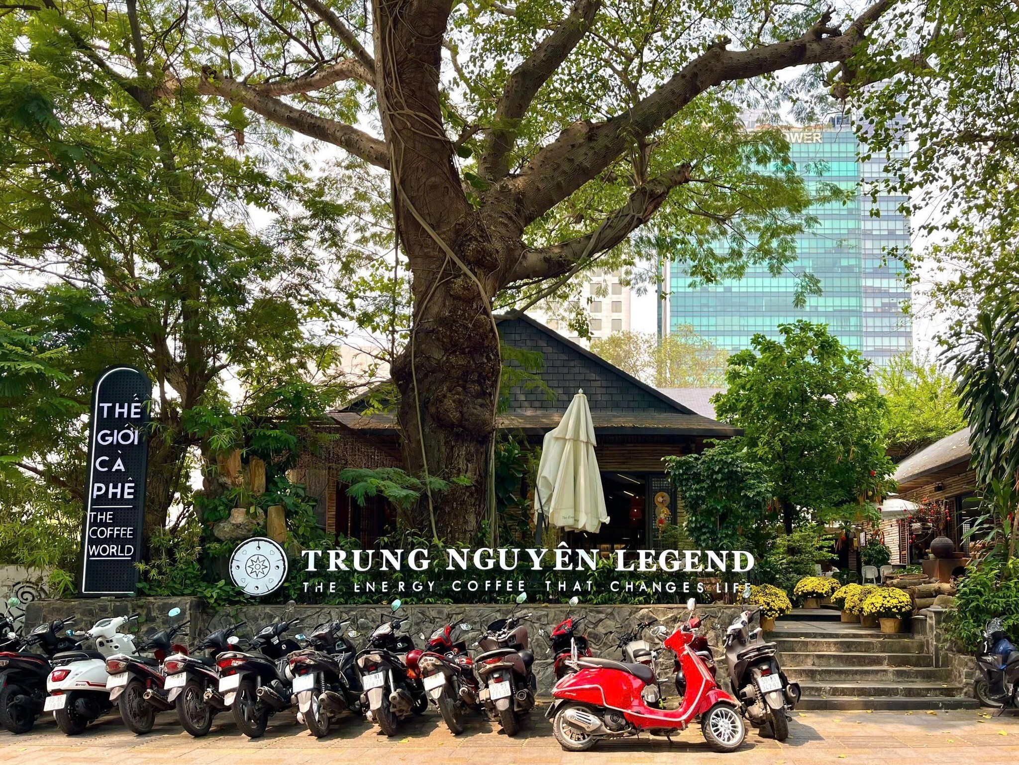 Loat hang quan noi tieng dong cua tren 'dat vang' phuong Sai  Gon hinh anh