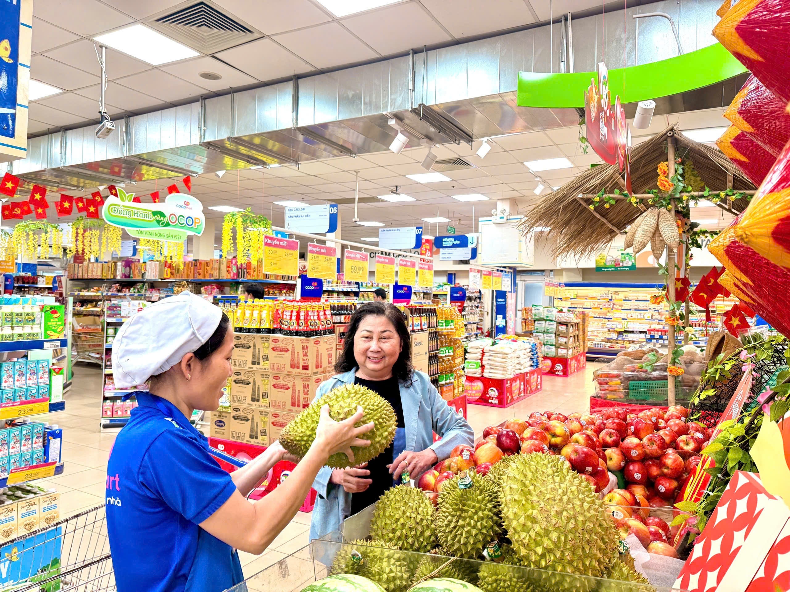 Saigon Co.op tinh mo them gan 100 sieu thi nam nay hinh anh