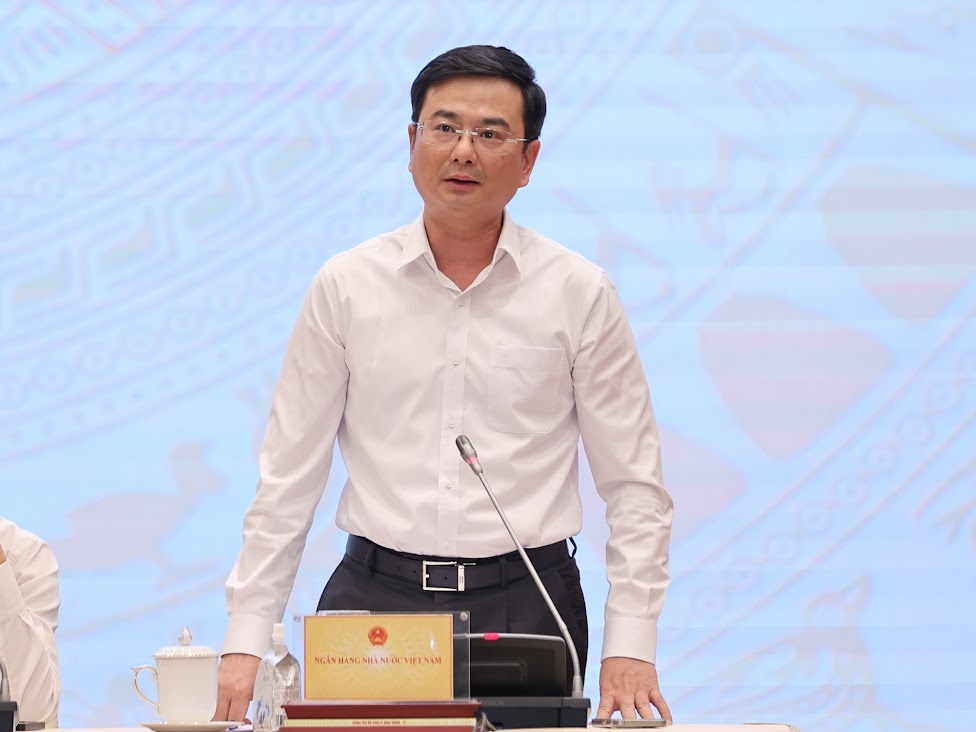 Lai tiet kiem len 8-9%/nam, NHNN yeu cau khong lam xao tron lai suat hinh anh