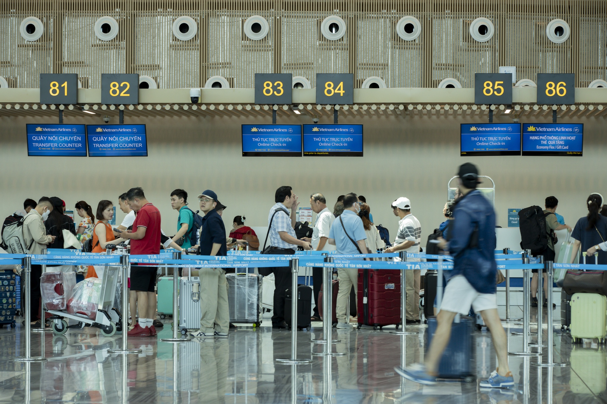 Le 30/4 bay noi dia dat do, di Thai Lan len den 10 trieu dong hinh anh