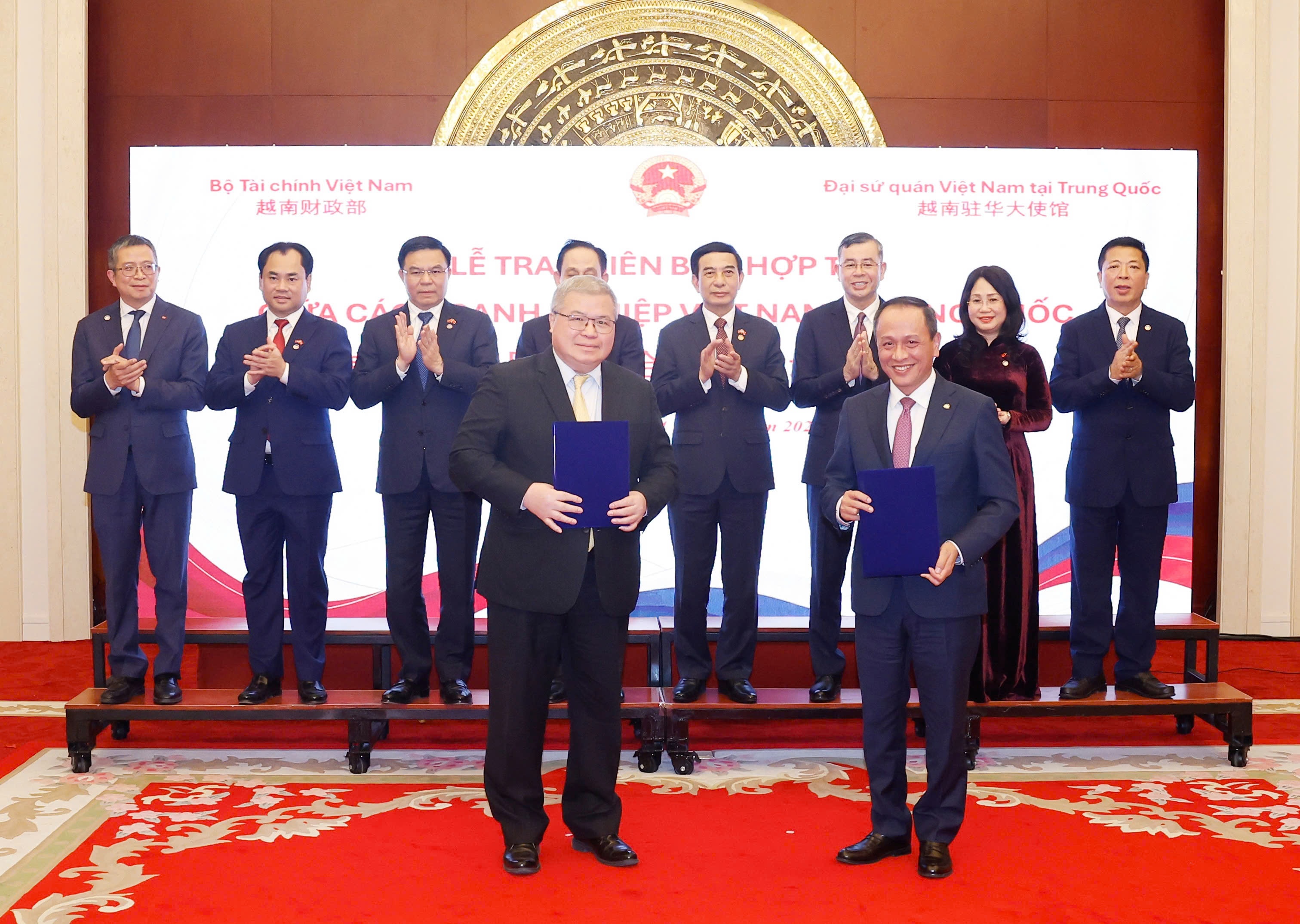 Hang bay Viet ky thoa thuan 50 trieu USD voi doi tac Trung Quoc hinh anh