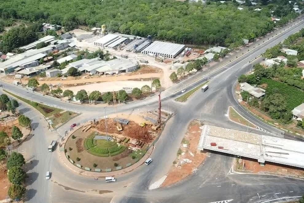 Nha thau keu troi vi nguyen vat lieu 'nhay mua' theo gia xang dau hinh anh