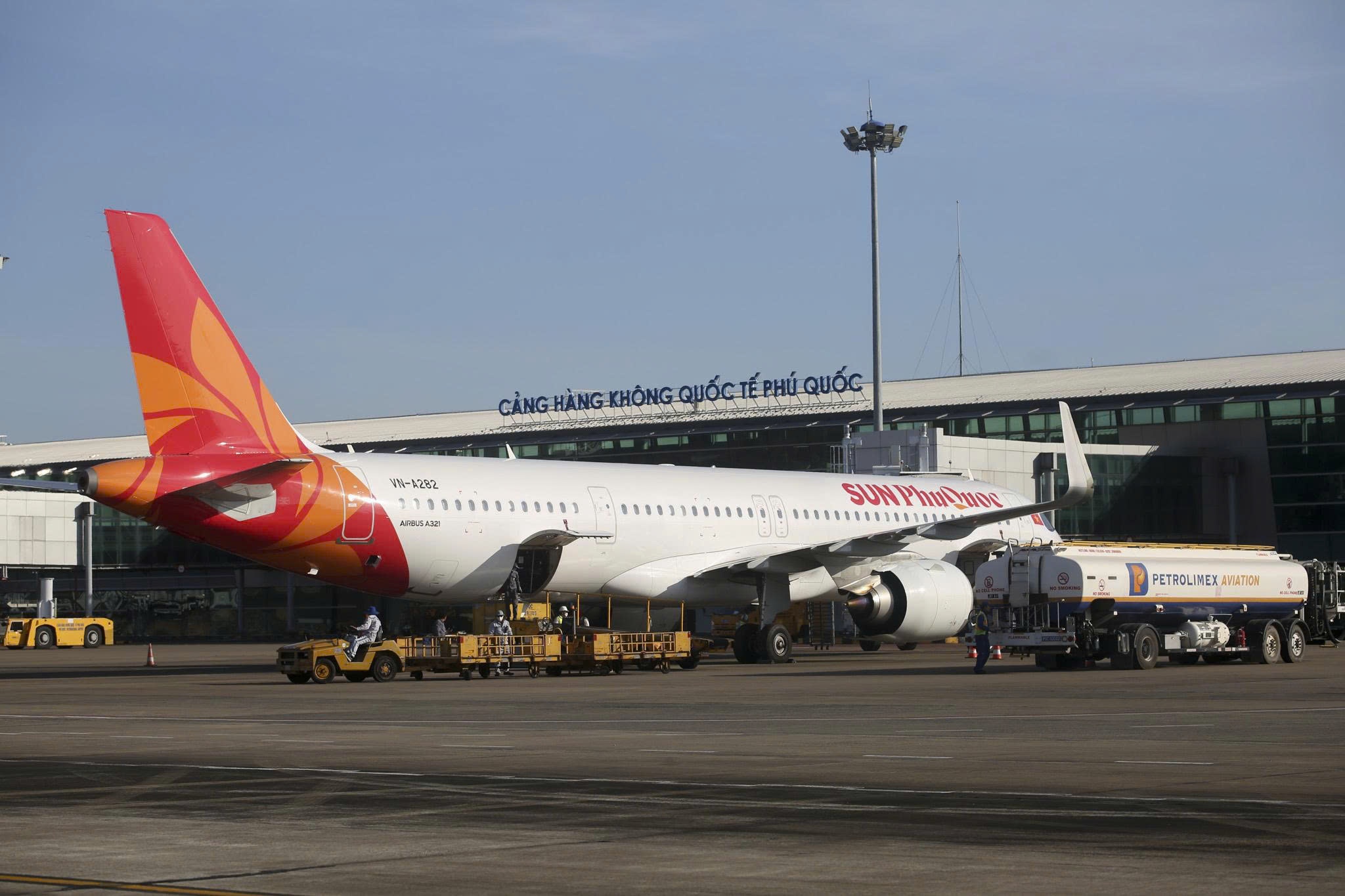 Thi diem check-in, ky gui hanh ly bay ngay tai khach san o Phu Quoc hinh anh