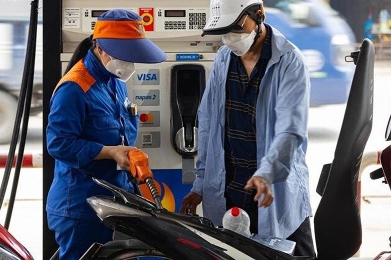 De xuat tiep tuc giam thue nhap khau xang dau ve 0% den het 30/6 hinh anh