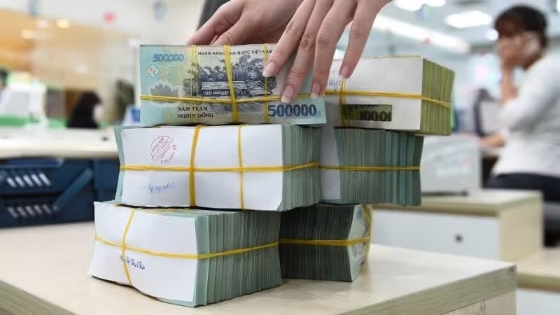 Ngan hang dang thieu tien hinh anh