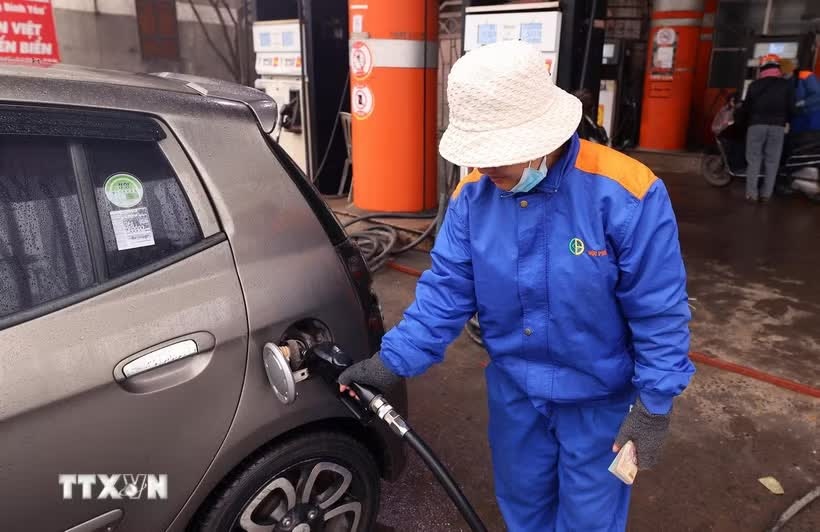 Giam thue nhap khau mot so mat hang xang dau ve 0% den 30/6 hinh anh