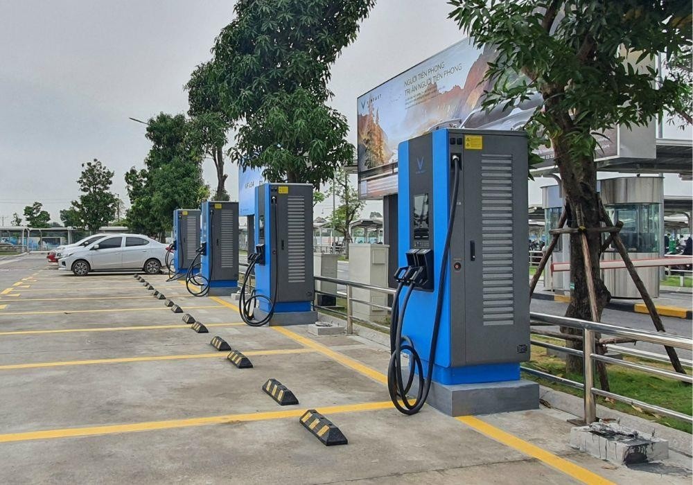De xuat mo hinh xa hoi hoa dau tu mang luoi tram sac hinh anh