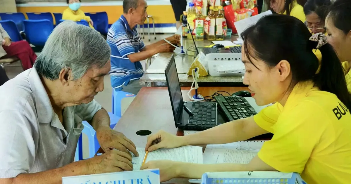 Hon 20.000 nguoi co nguy co gian doan luong huu thang 7 hinh anh