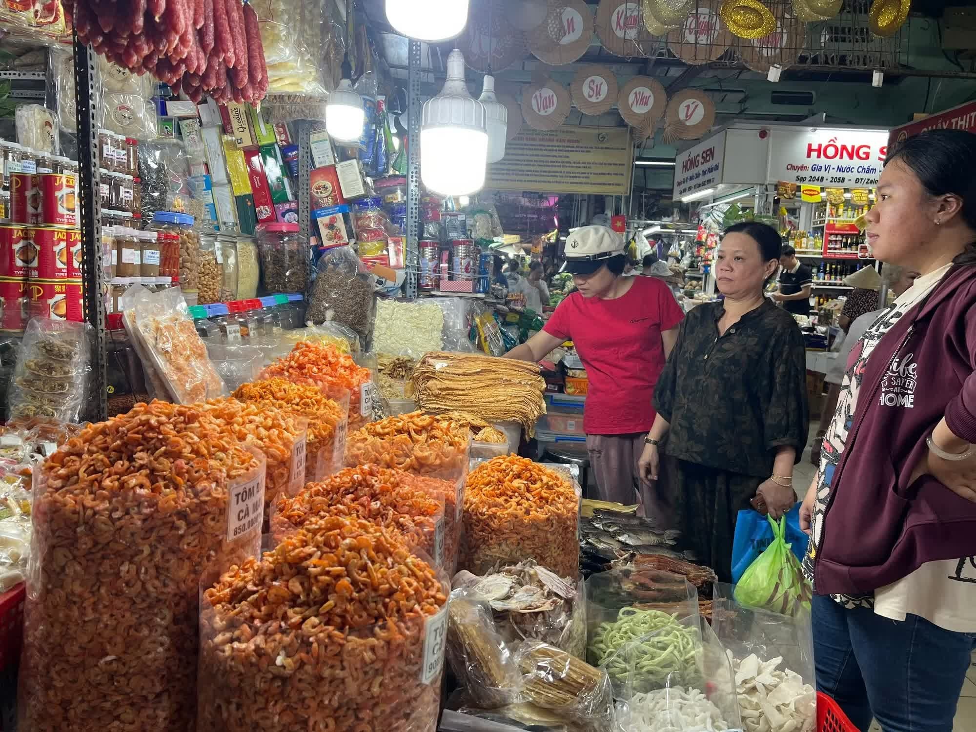 Bộ Tài chính nêu giải pháp kiểm soát giá khi tăng lương