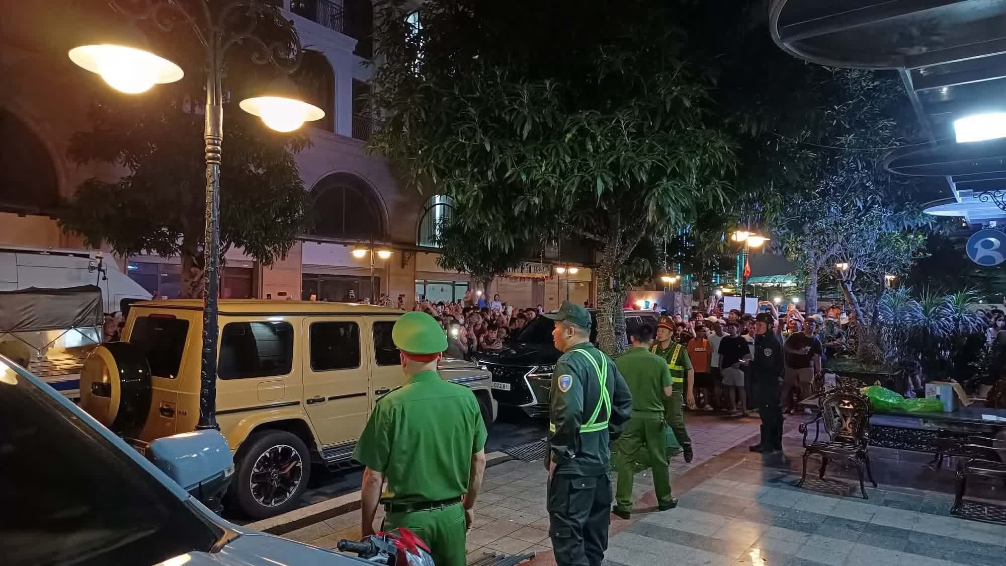 Huấn Hoa hồng ảnh 1