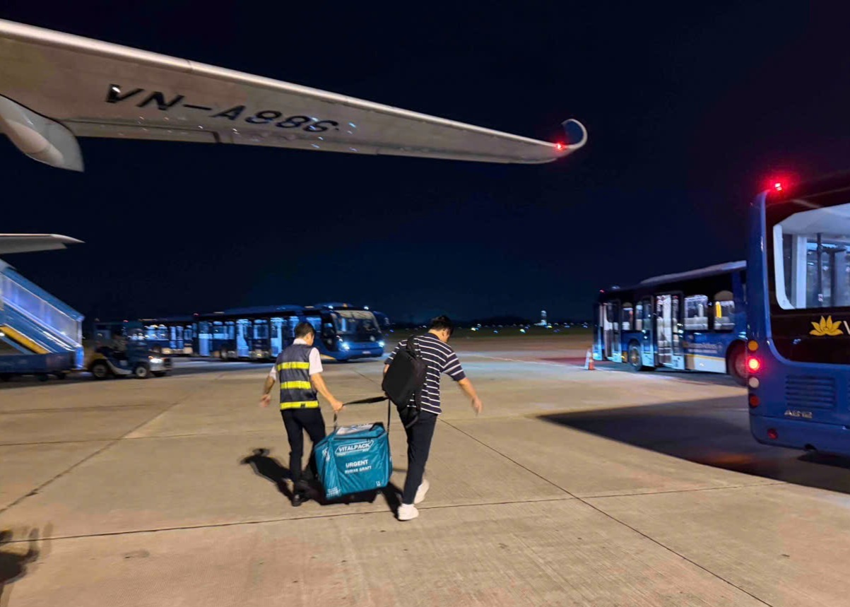 Lý do chuyến bay Vietnam Airlines 2 lần đổi kế hoạch bay tối 20/8