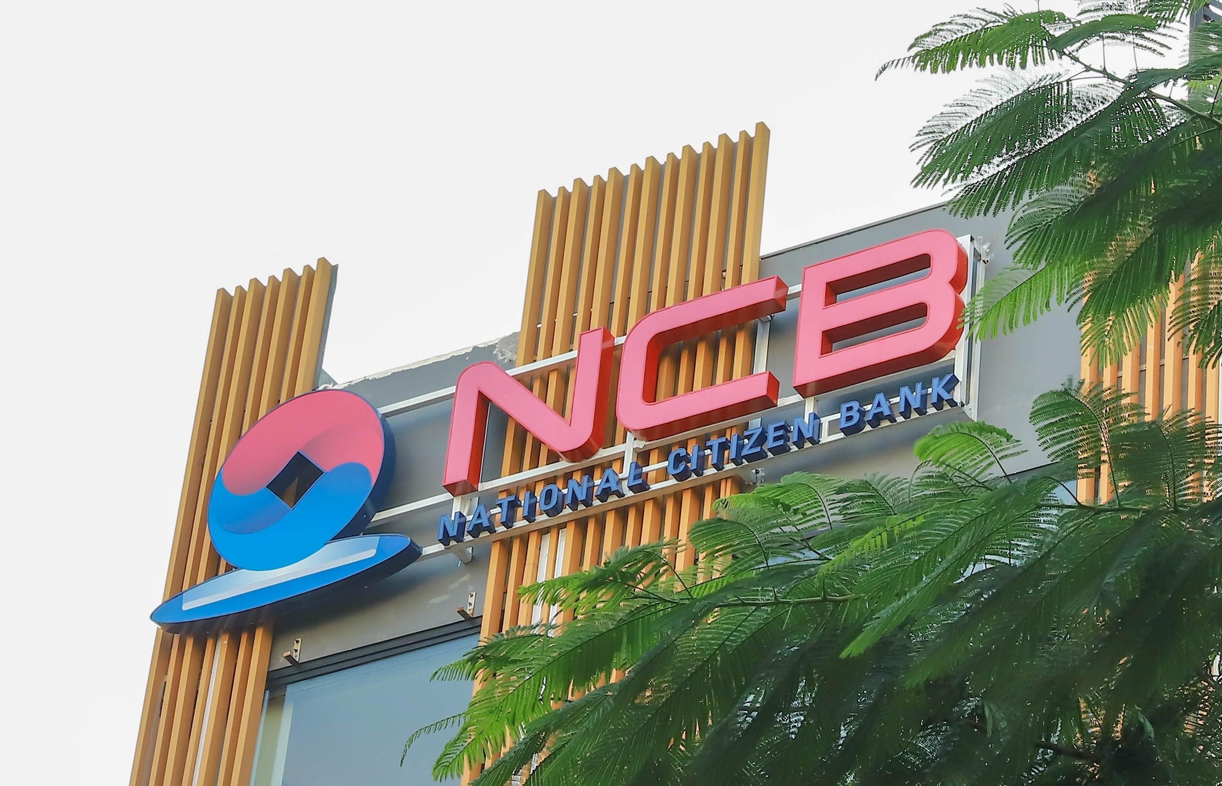 Ngân hàng 'tặng' biệt thự triệu USD để hút khách gửi tiền