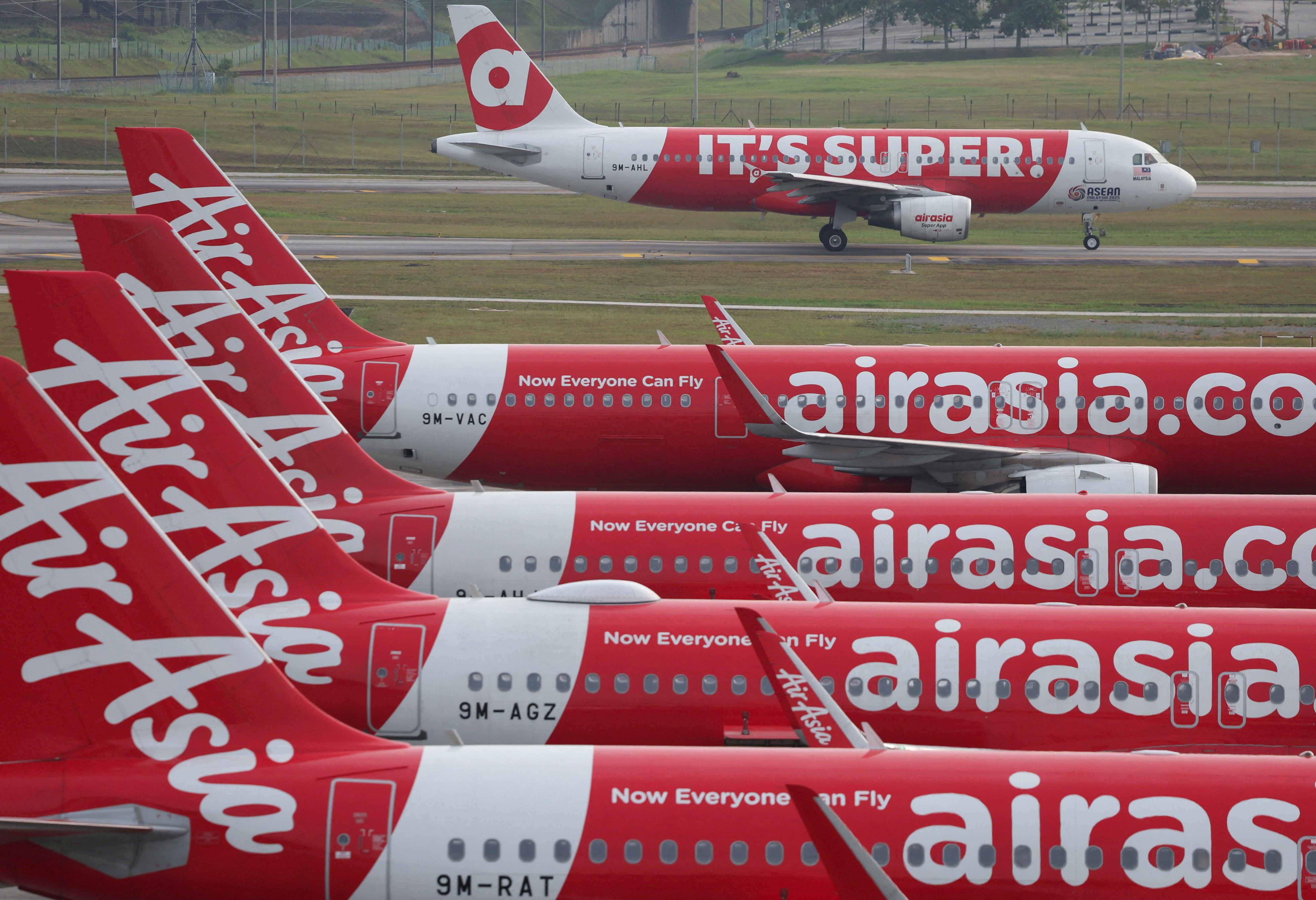 Chuyện gì đang xảy ra với AirAsia?