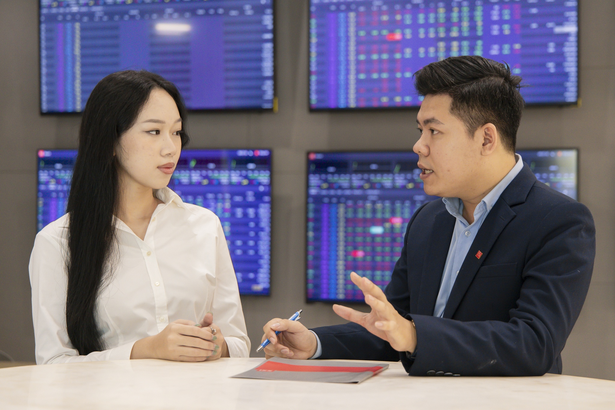 chứng kho&aacute;n việt nam ảnh 1