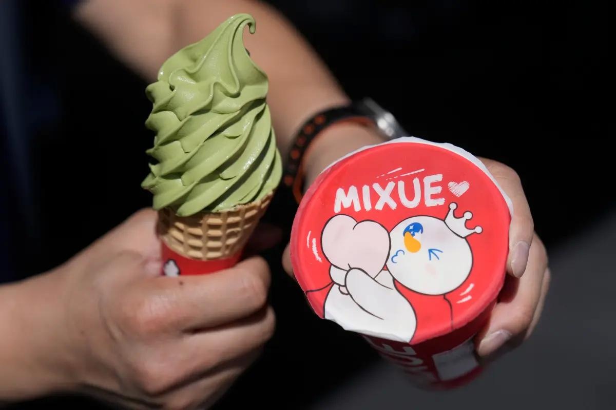 Burger, trà sữa bất ngờ kéo gần quan hệ Mỹ - Trung Quốc