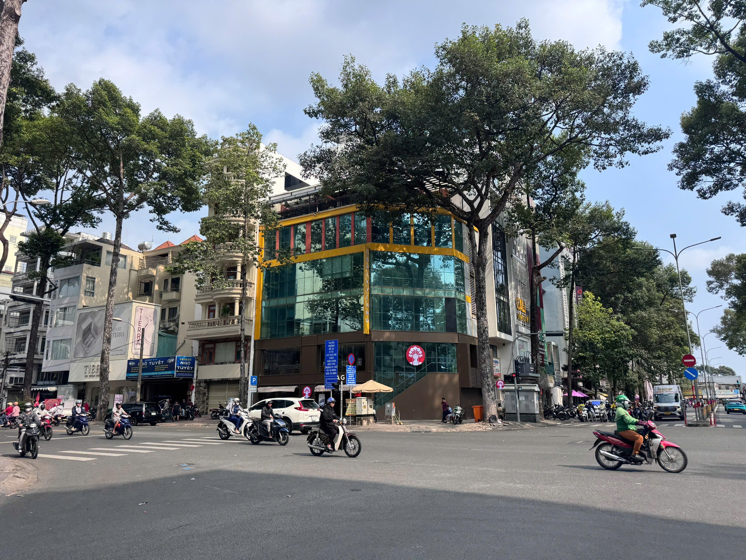 Đằng sau việc Chagee đóng 3 cửa hàng ở TP.HCM