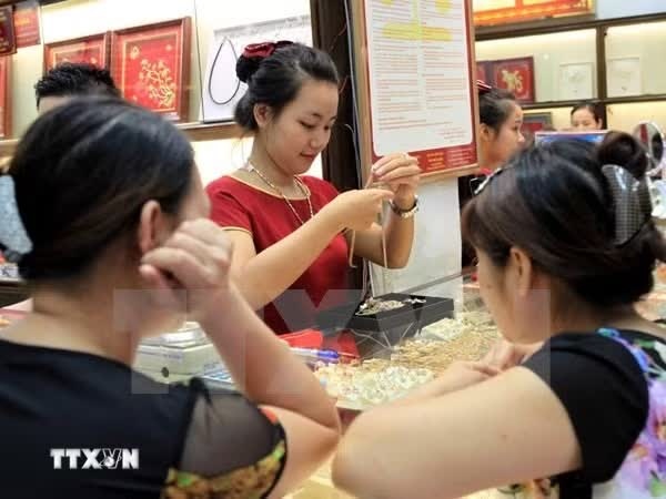 Giá vàng tiếp tục tăng, SJC tiến gần ngưỡng 145 triệu đồng mỗi lượng
