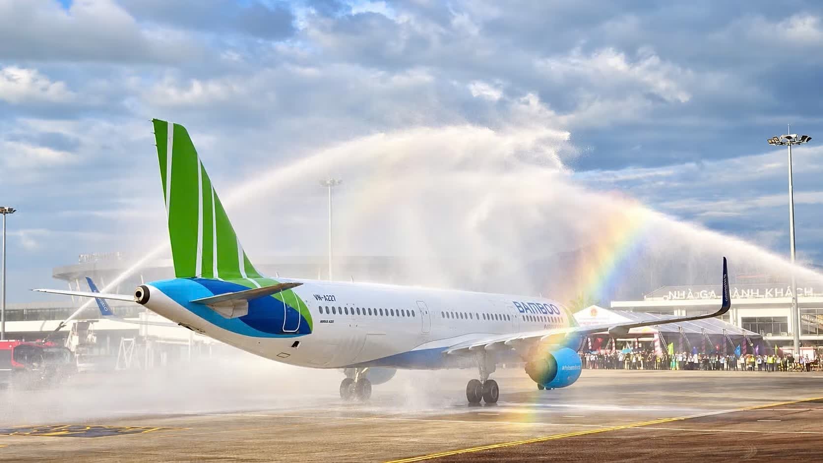 Bamboo Airways khai trương đường băng số 2 sân bay Phù Cát
