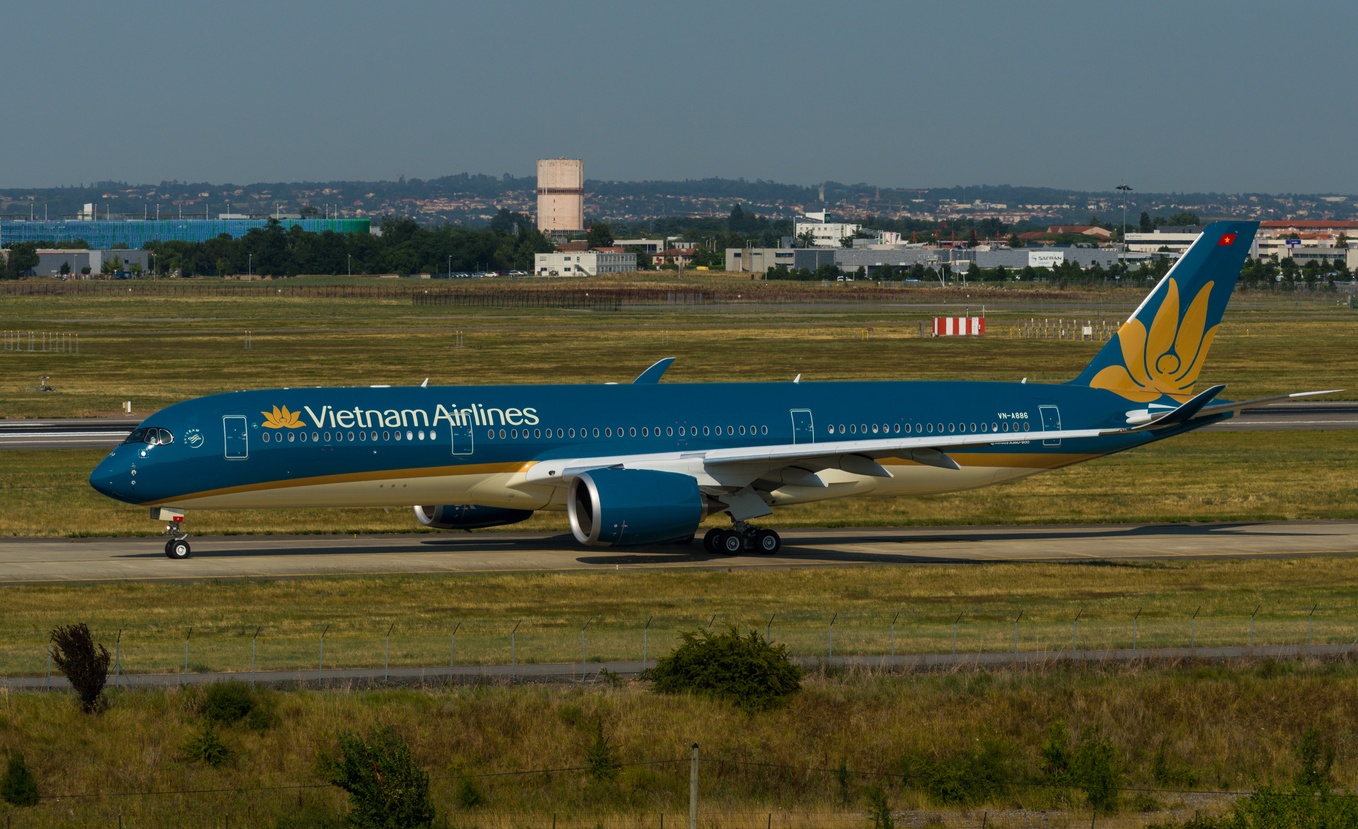 Lợi nhuận Vietnam Airlines giảm mạnh do tốn thêm 4.300 tỷ cho xăng dầu