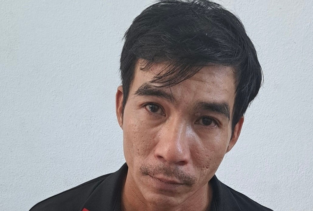 Bat giu nguoi dan ong cay cua phong tro de trom cap tai san hinh anh