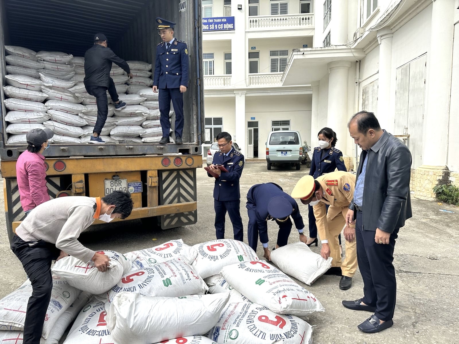 Đường nhập lậu. ảnh 1 Duong nhap lau. anh 1