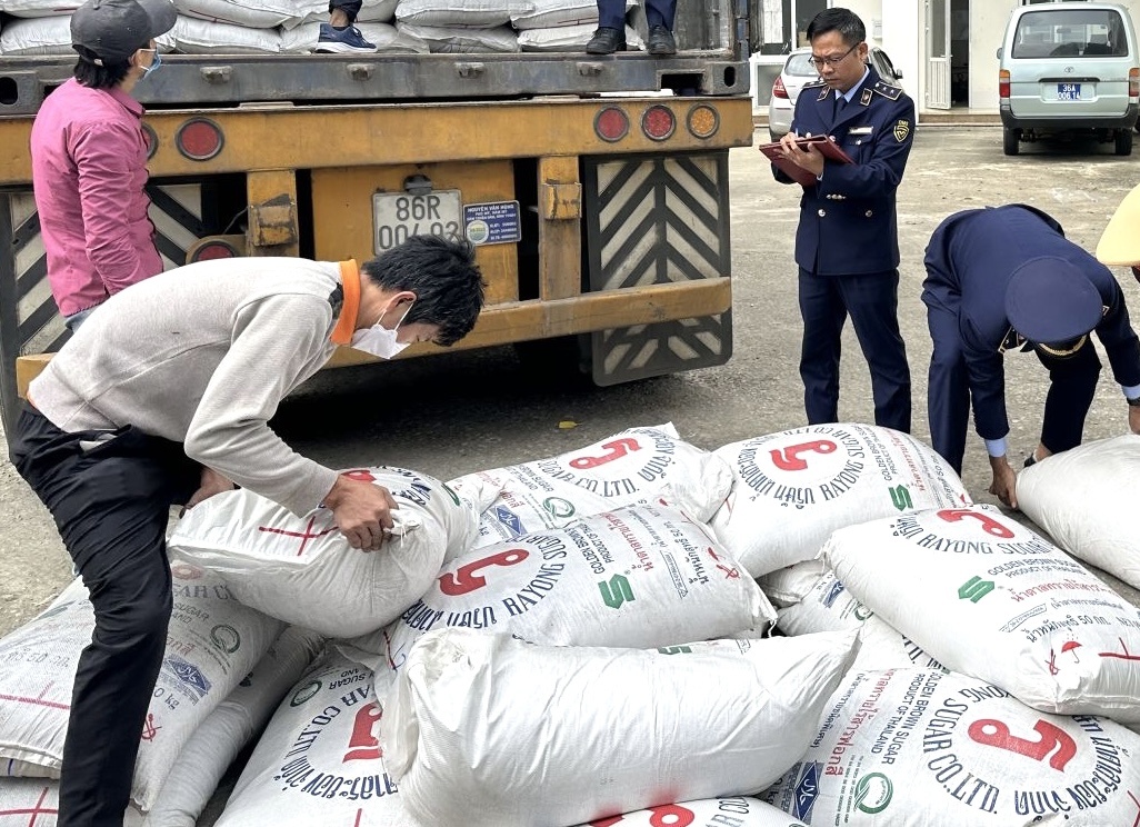 35 tan duong nhap lau bi bat giu hinh anh