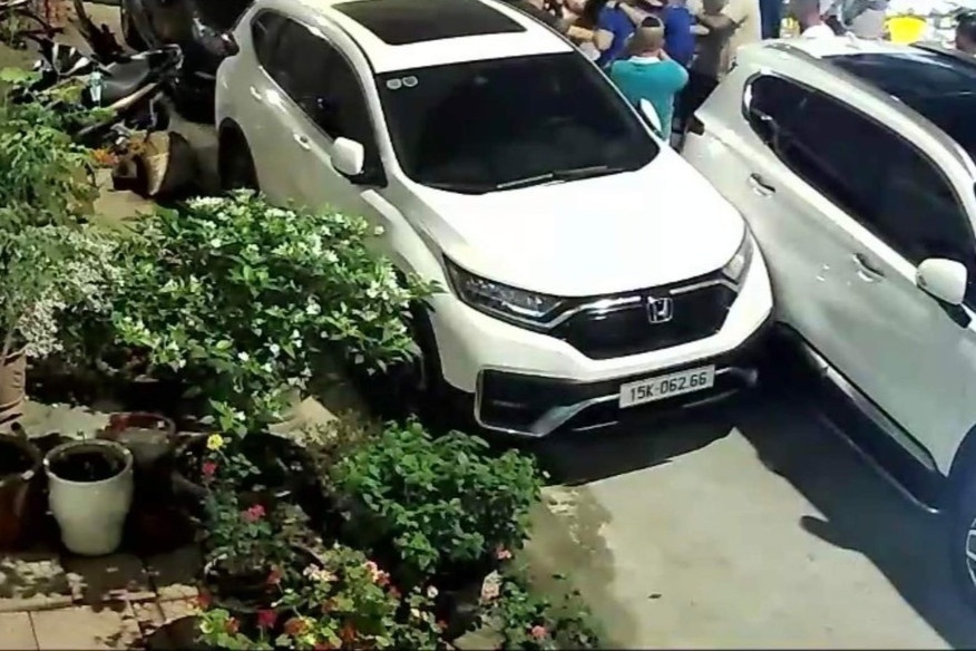 Cong an vao cuoc vu danh hoi dong tai xe sau va cham giao thong hinh anh