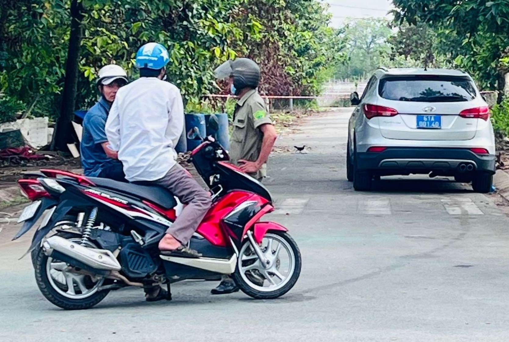 Thuong nong nguoi cung cap thong tin vu chan tay bi dot chay trong tui hinh anh