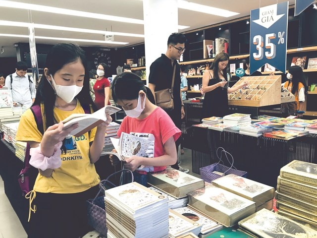 ‘Danh thuc’ van hoa doc trong thieu nhi hinh anh