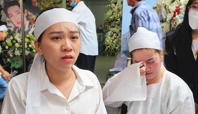 Lam chung,  di chuc mieng. anh 2