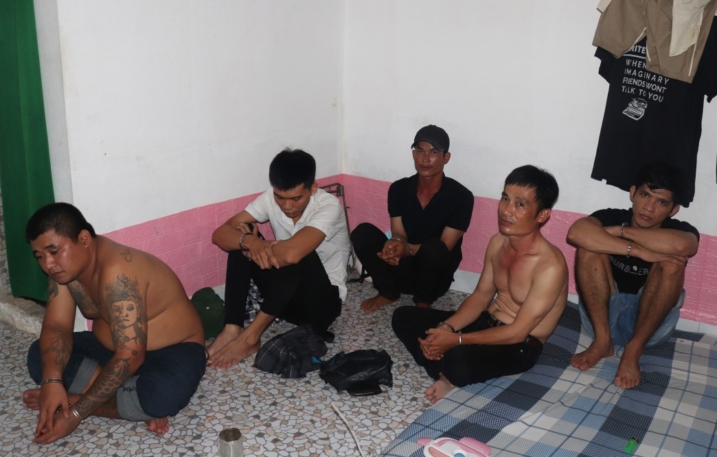 Su dung ma tuy,  phong tro. anh 2