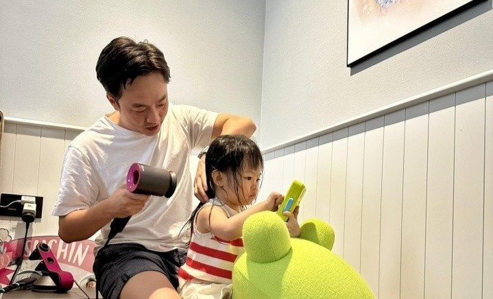 Khoe anh chieu con gai, Cuong Do La bi khan gia nhac nho 'mao hiem' hinh anh