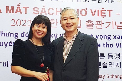 Byeong Cheol Kang no luc dua van hoc Viet Nam den Han Quoc hinh anh