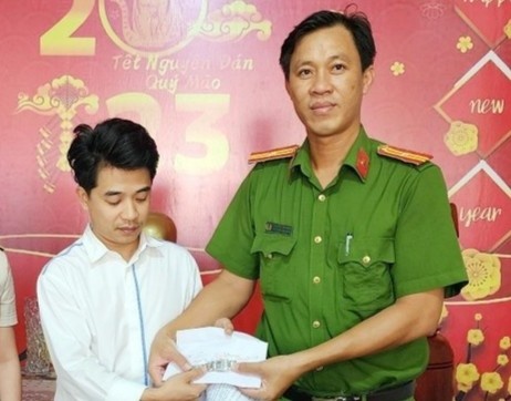 Dong ho gan 280 trieu bi mat o san bay Phu Quoc ve voi chu sau 6 thang hinh anh