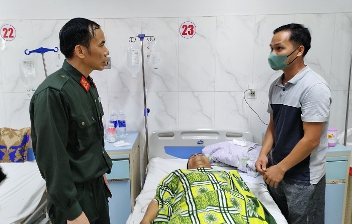 Nguoi dan dung cam. anh 2