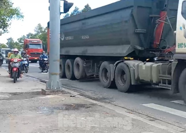 Am anh 'hung than xa lo’ tren tuyen duong huyet mach o Binh Duong hinh anh